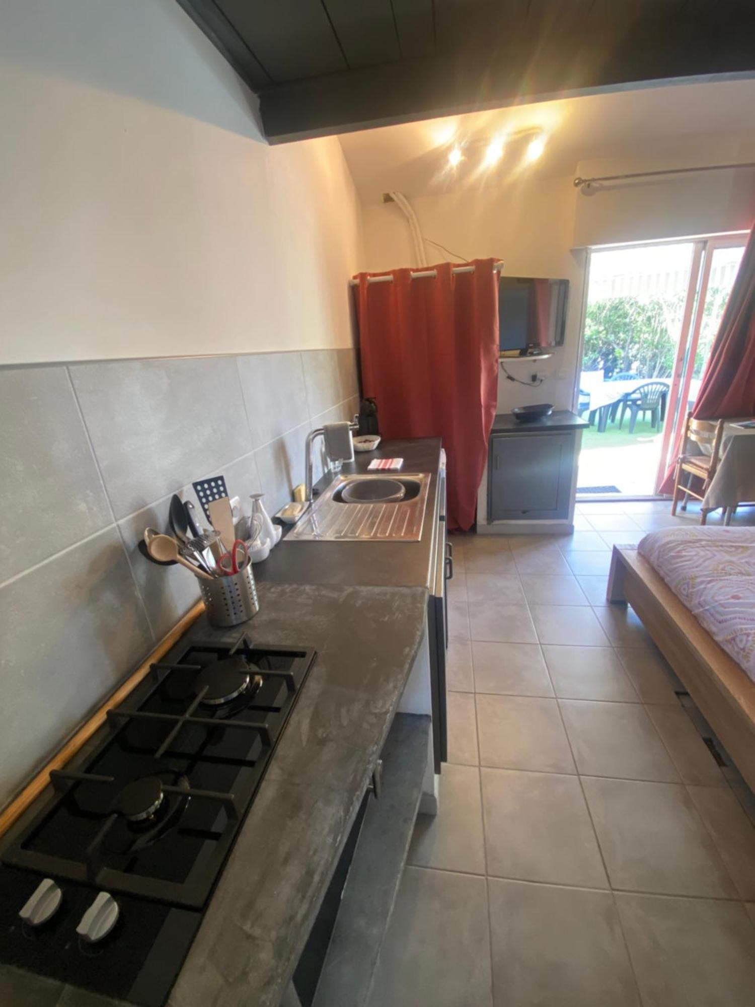 Proche Ajaccio Maisonnette Independante 4 Personnes Au Calme Alata Exterior photo